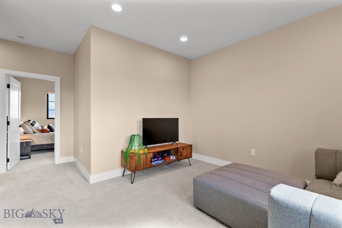 Home 40 - Residential
