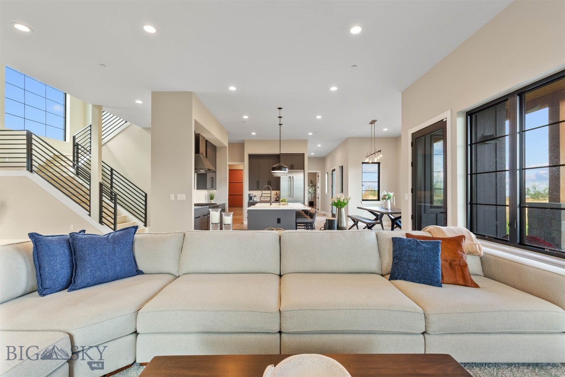 Home 40 - Residential