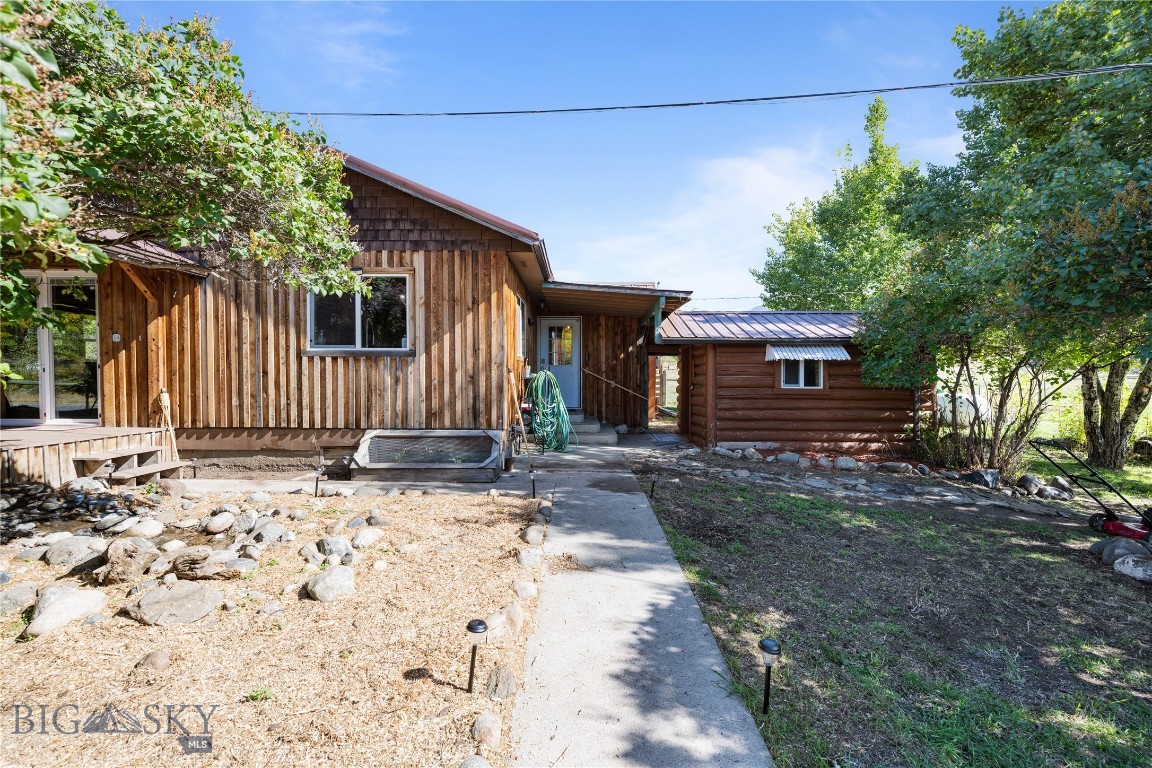 Sheridan, Montana 59749, United States, 2 Bedrooms Bedrooms, ,2 BathroomsBathrooms,Residential,Active,40014