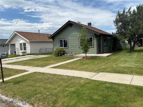 Photo of 2629 Harvard Avenue, Butte, MT 59701 (MLS # 413159)
