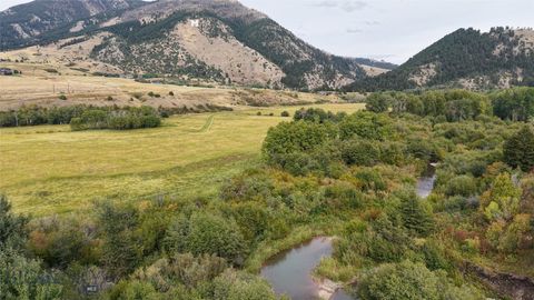 Photo of 3592 Bridger Canyon Road, Bozeman, MT 59715 (MLS # 407367)
