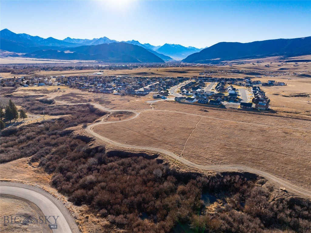 Discovery Vista - Land