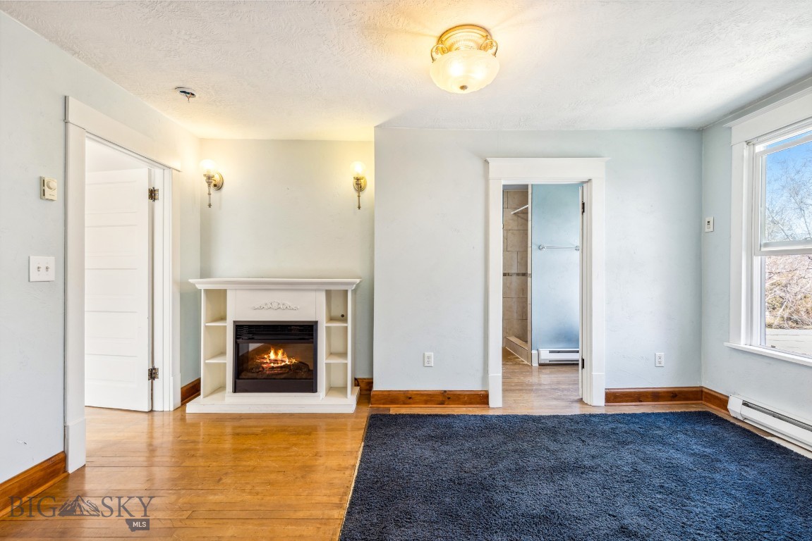 214 4th Avenue E