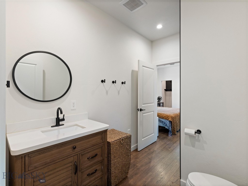 Livingston, Montana 59047, United States, 3 Bedrooms Bedrooms, ,2 BathroomsBathrooms,Residential,Pending,53477