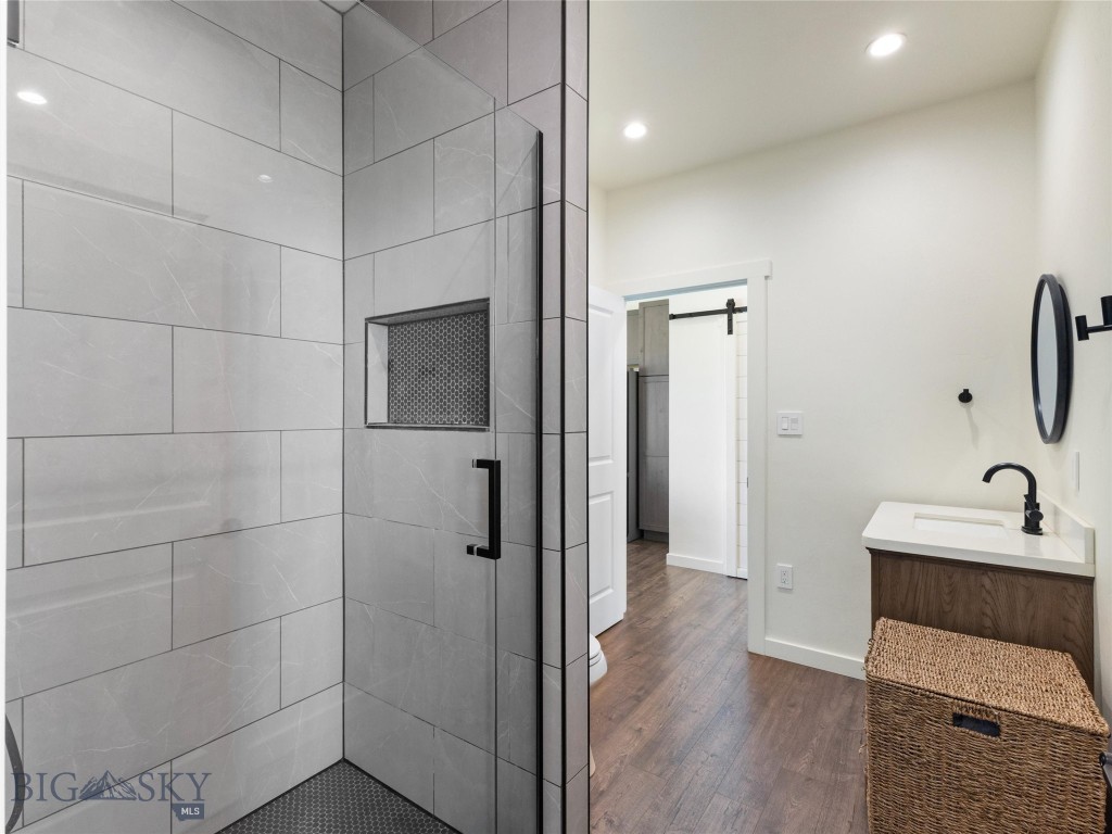 Livingston, Montana 59047, United States, 3 Bedrooms Bedrooms, ,2 BathroomsBathrooms,Residential,Pending,53477