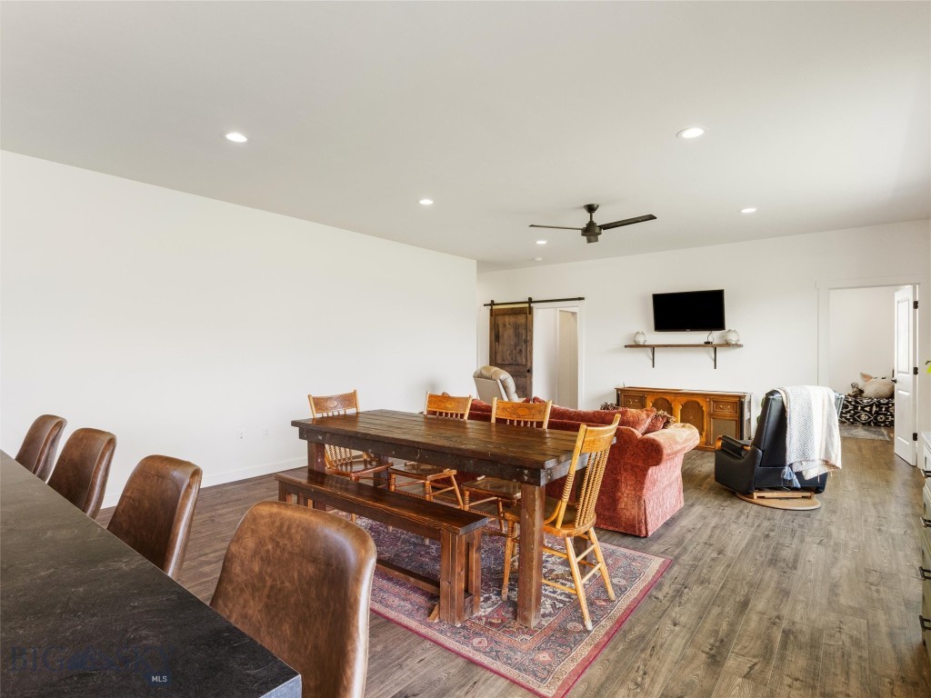 Livingston, Montana 59047, United States, 3 Bedrooms Bedrooms, ,2 BathroomsBathrooms,Residential,Pending,53477