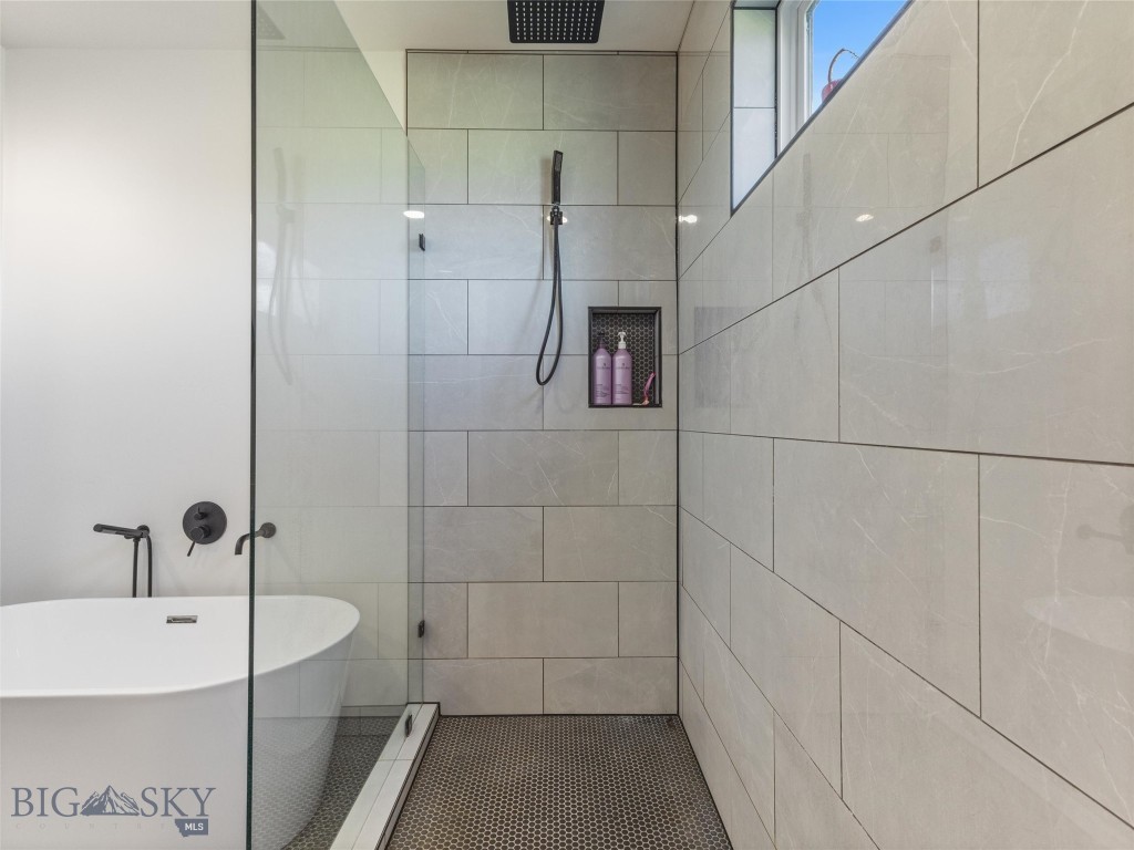 Livingston, Montana 59047, United States, 3 Bedrooms Bedrooms, ,2 BathroomsBathrooms,Residential,Pending,53477