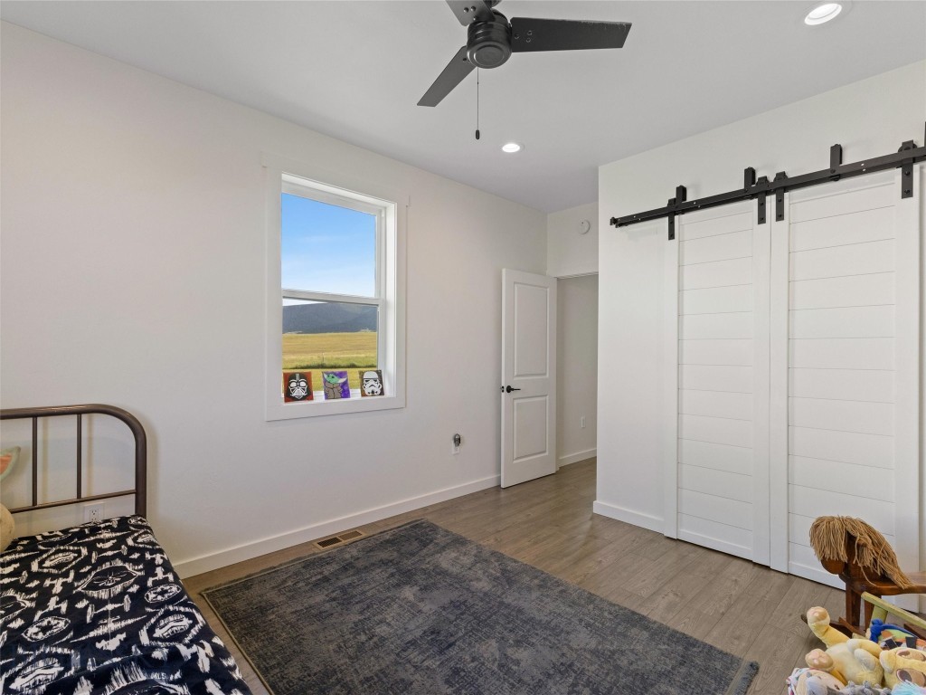 Livingston, Montana 59047, United States, 3 Bedrooms Bedrooms, ,2 BathroomsBathrooms,Residential,Pending,53477