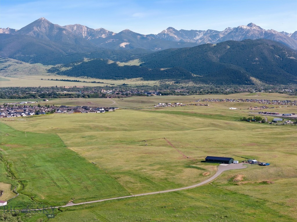 Livingston, Montana 59047, United States, 3 Bedrooms Bedrooms, ,2 BathroomsBathrooms,Residential,Pending,53477