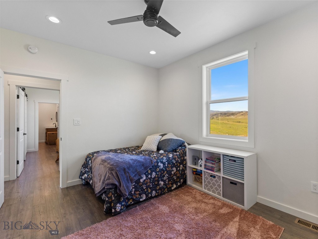 Livingston, Montana 59047, United States, 3 Bedrooms Bedrooms, ,2 BathroomsBathrooms,Residential,Pending,53477