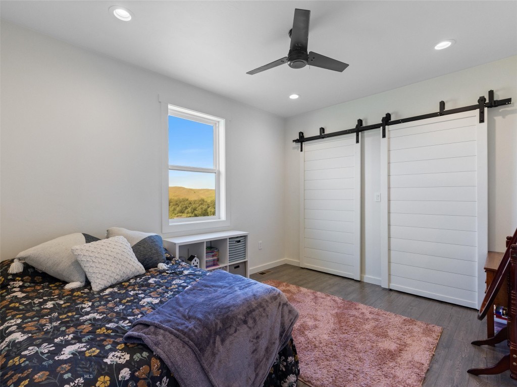 Livingston, Montana 59047, United States, 3 Bedrooms Bedrooms, ,2 BathroomsBathrooms,Residential,Pending,53477