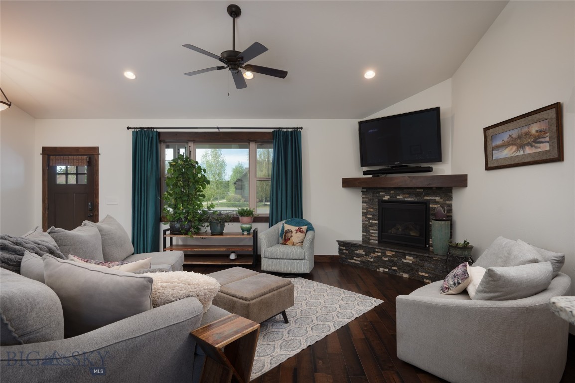 Middle Creek Parklands - Residential