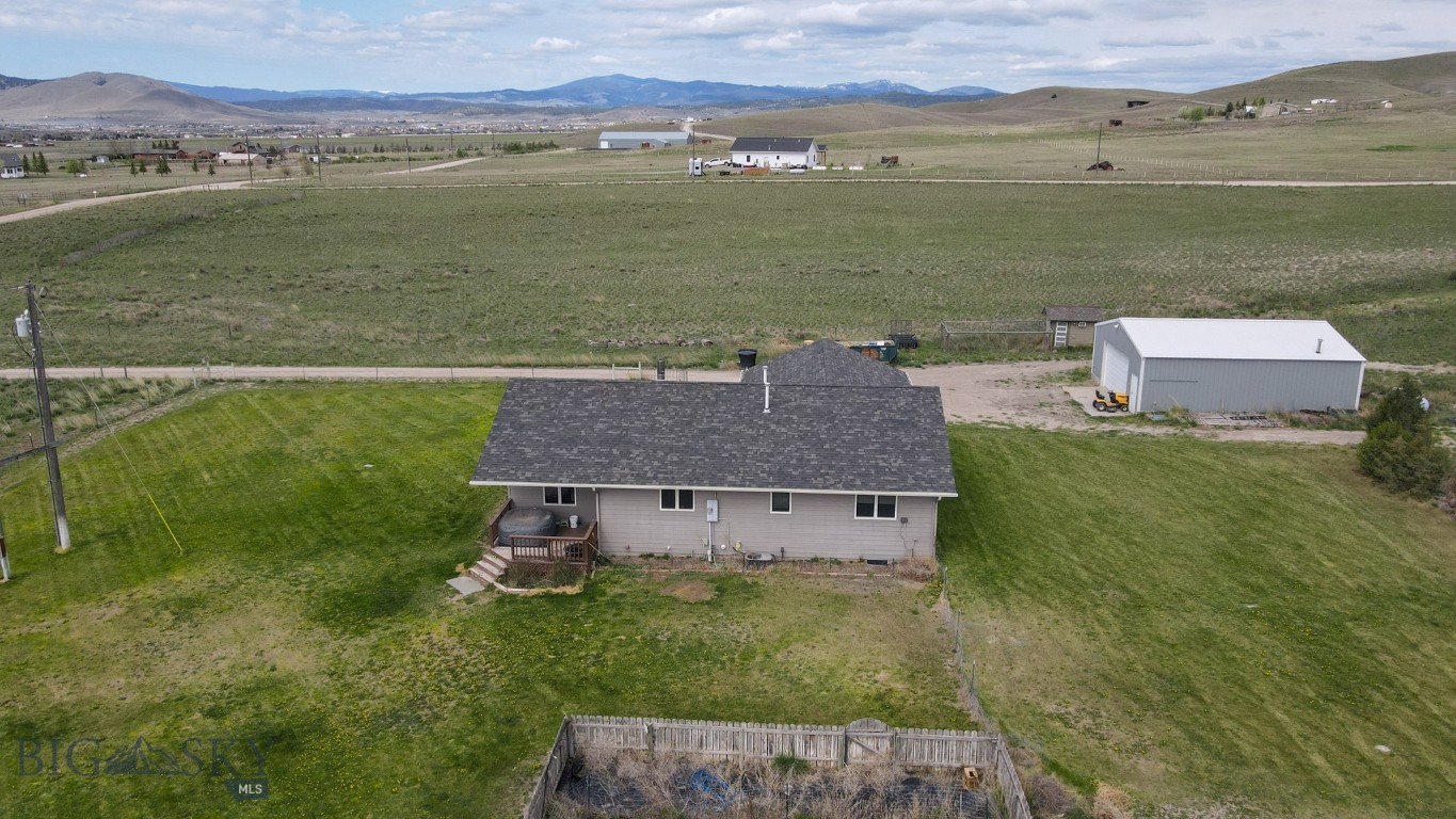 1910 No Creek Court