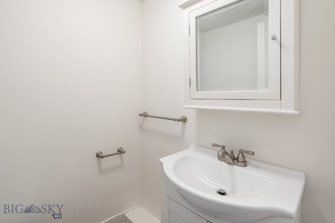 Bozeman, Montana 59715, United States, 2 Bedrooms Bedrooms, ,2 BathroomsBathrooms,Residential,Pending,60118