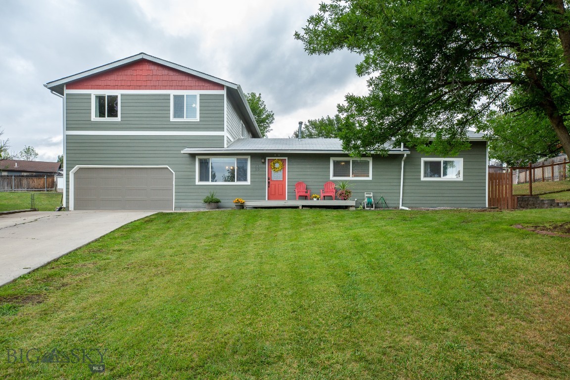Great 5 bedroom, 3.5 bath home in Hellgate Elementary School District