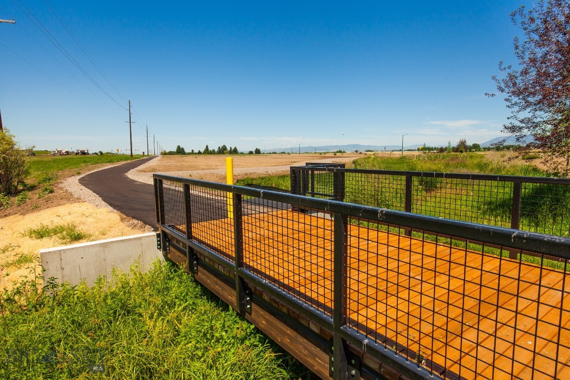 Nelson Meadows - Land