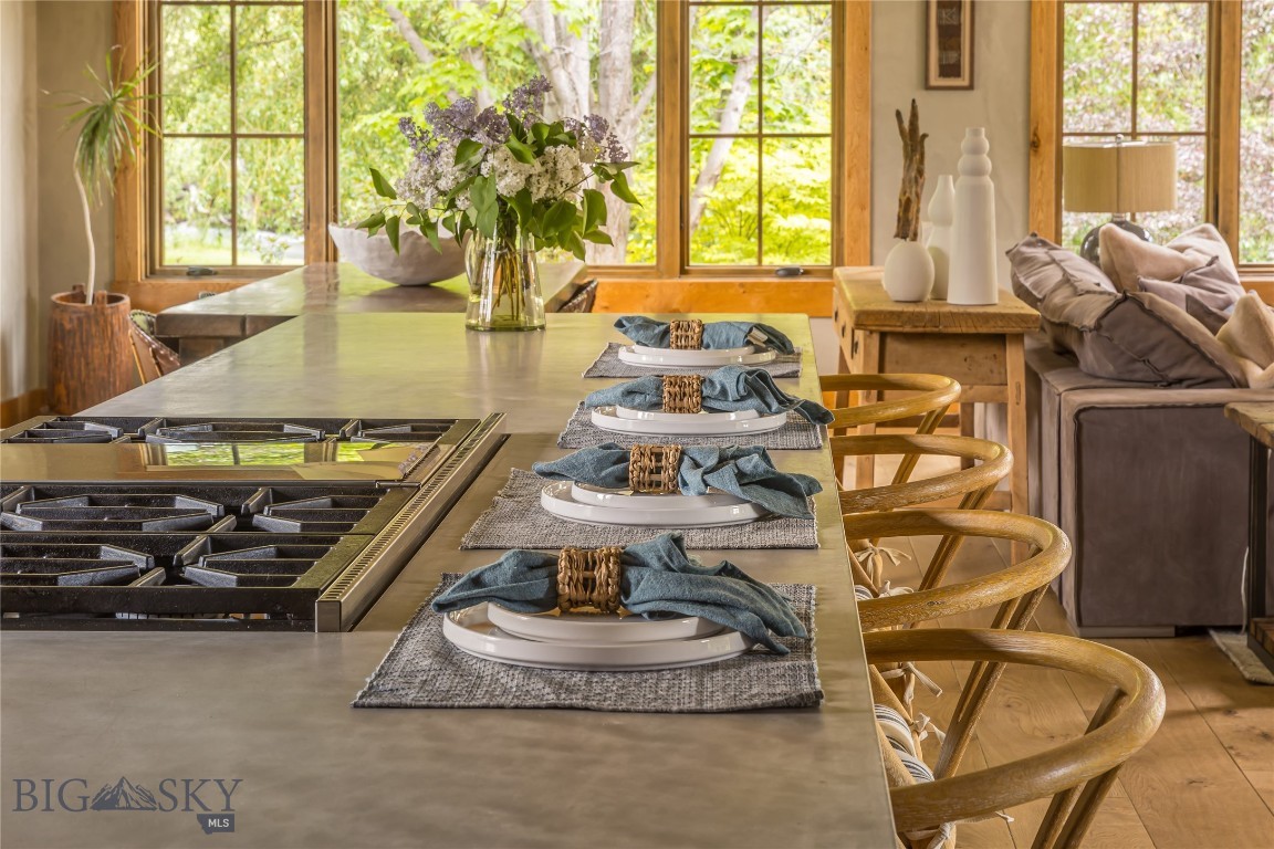 Bozeman, Montana 59718, United States, 3 Bedrooms Bedrooms, ,3 BathroomsBathrooms,Residential,Pending,145376