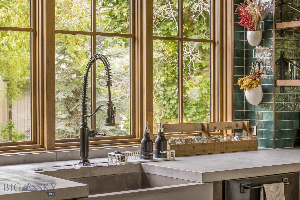 Bozeman, Montana 59718, United States, 3 Bedrooms Bedrooms, ,3 BathroomsBathrooms,Residential,Pending,145376