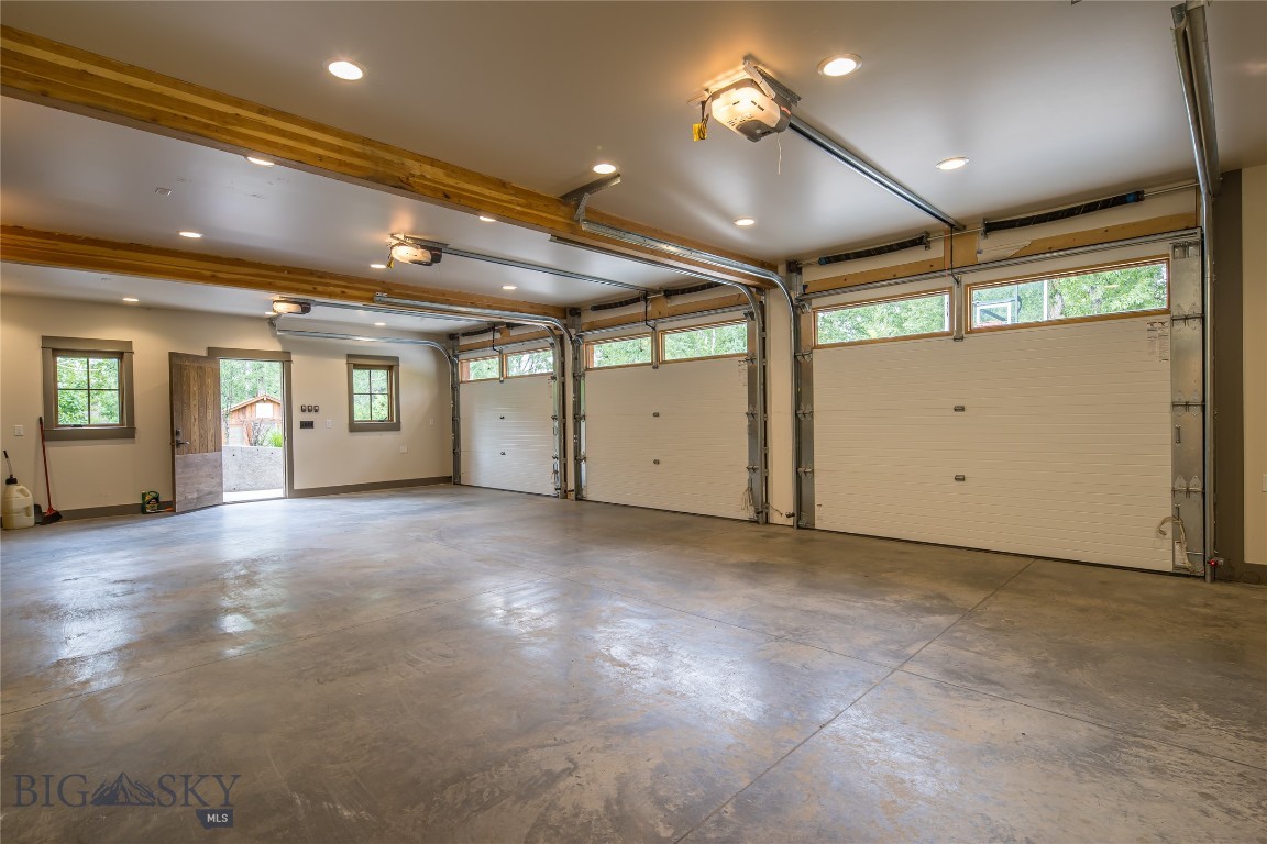 Bozeman, Montana 59718, United States, 3 Bedrooms Bedrooms, ,3 BathroomsBathrooms,Residential,Pending,145376