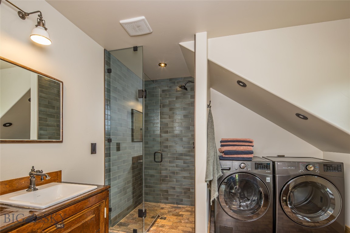 Bozeman, Montana 59718, United States, 3 Bedrooms Bedrooms, ,3 BathroomsBathrooms,Residential,Pending,145376