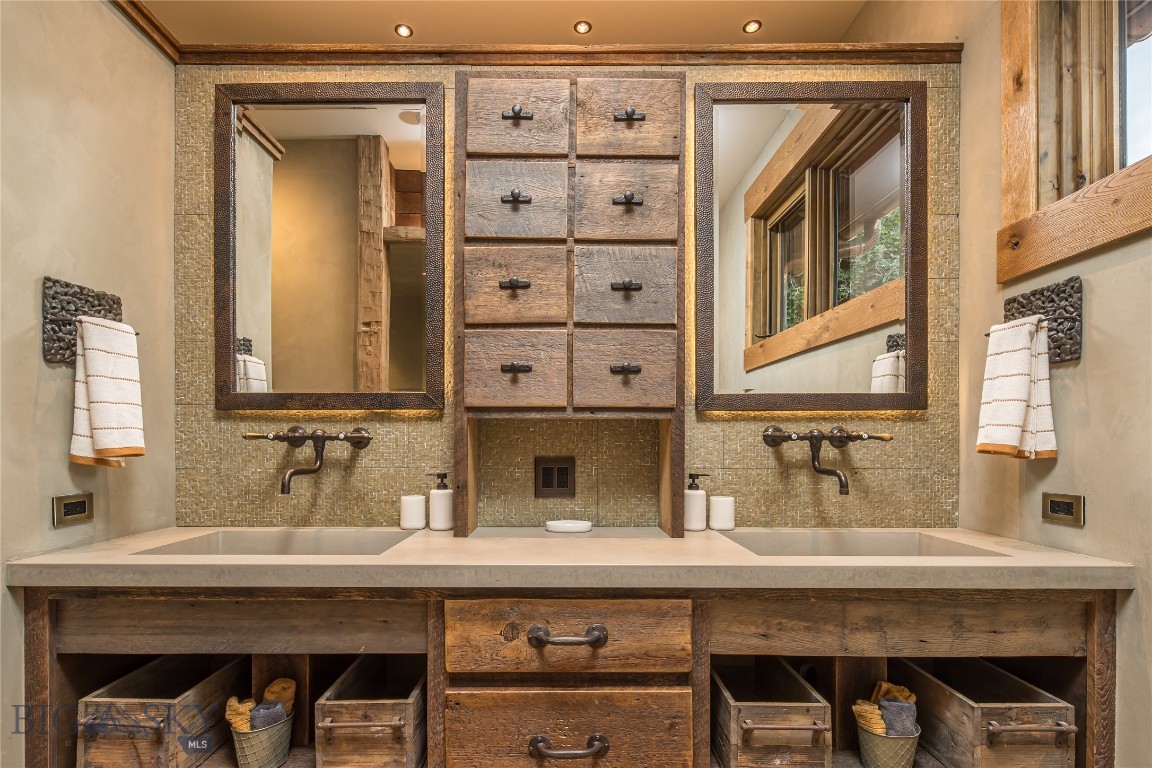 Bozeman, Montana 59718, United States, 3 Bedrooms Bedrooms, ,3 BathroomsBathrooms,Residential,Pending,145376