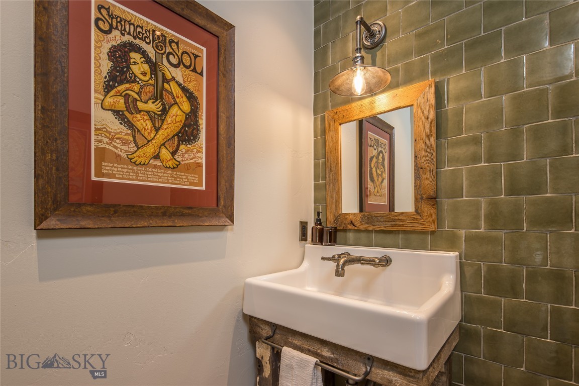 Bozeman, Montana 59718, United States, 3 Bedrooms Bedrooms, ,3 BathroomsBathrooms,Residential,Pending,145376