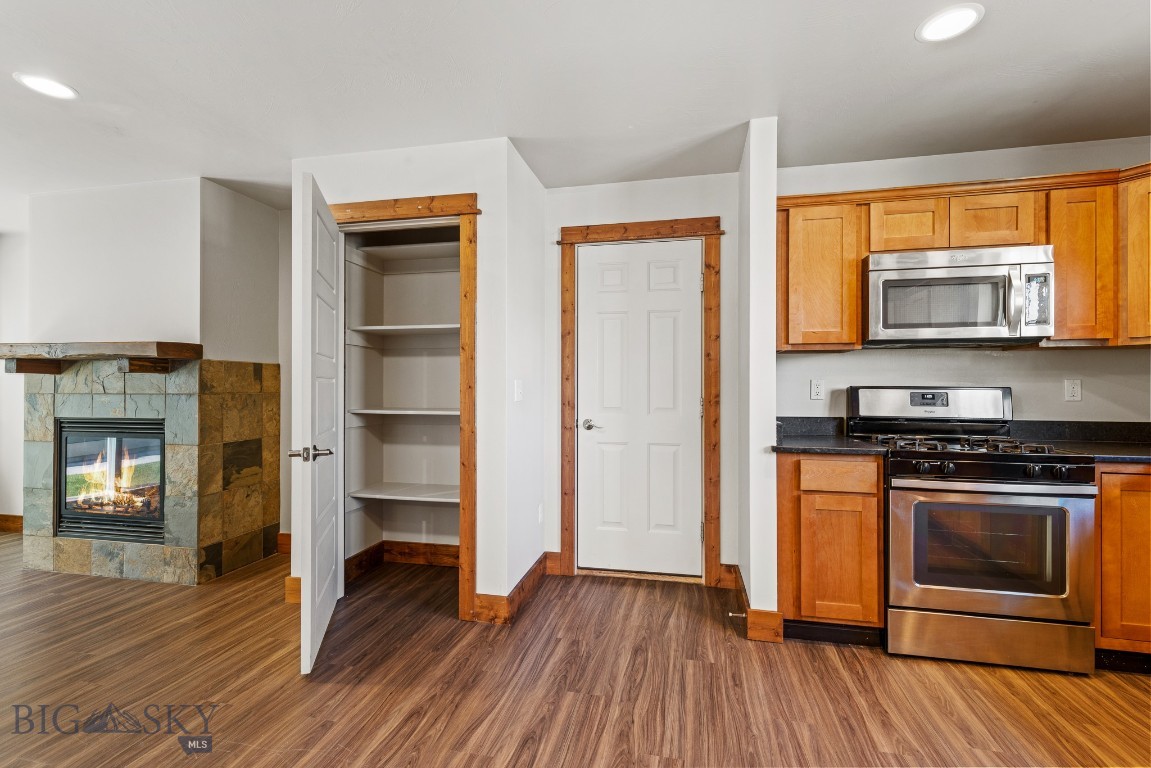Cottage Park Lane Condos - Residential