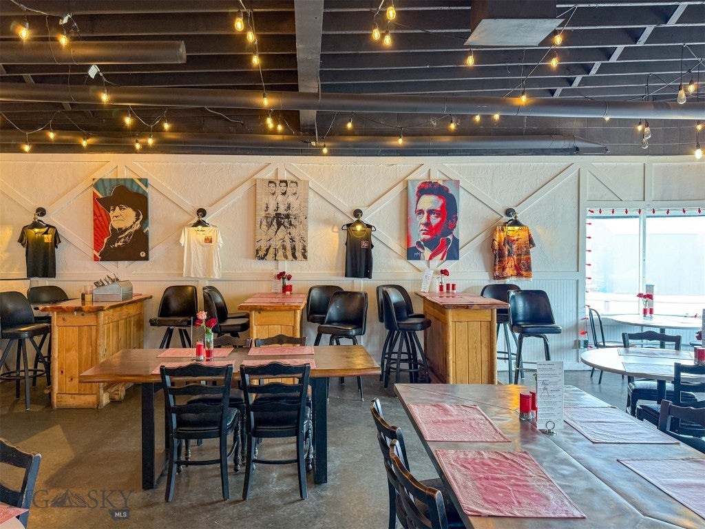 956 N US Highway 287