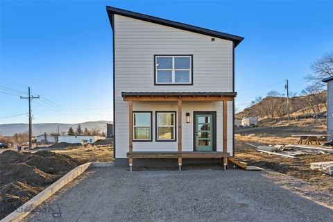 Photo of 607 N L Street, Livingston, MT 59047 (MLS # 409893)