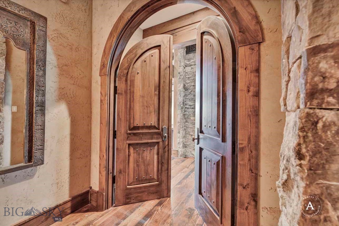 Helena, Montana 59602, United States, 10 Bedrooms Bedrooms, ,8 BathroomsBathrooms,Residential,Pending,61716