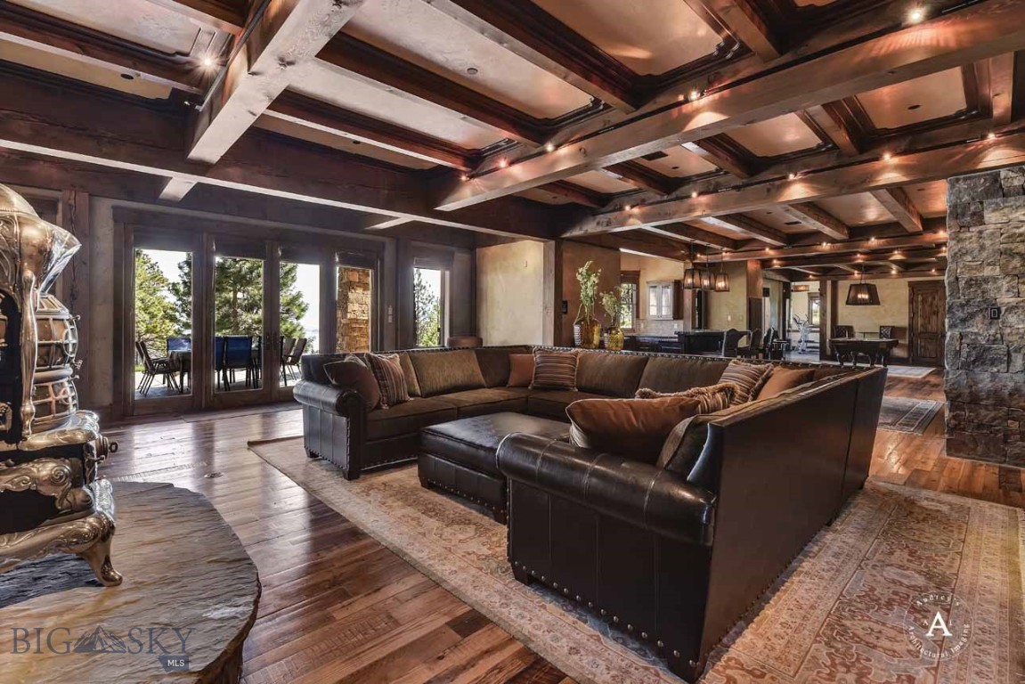 Helena, Montana 59602, United States, 10 Bedrooms Bedrooms, ,8 BathroomsBathrooms,Residential,Pending,61716