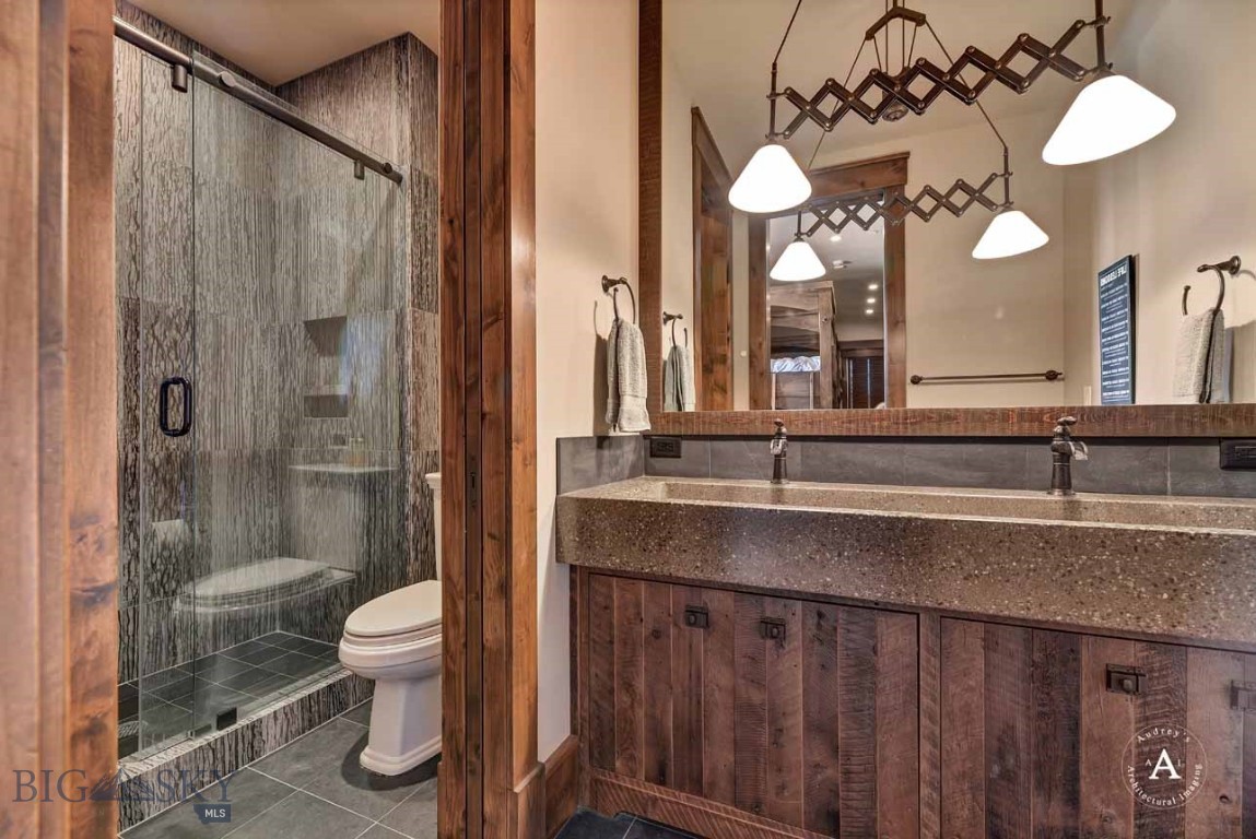 Helena, Montana 59602, United States, 10 Bedrooms Bedrooms, ,8 BathroomsBathrooms,Residential,Pending,61716