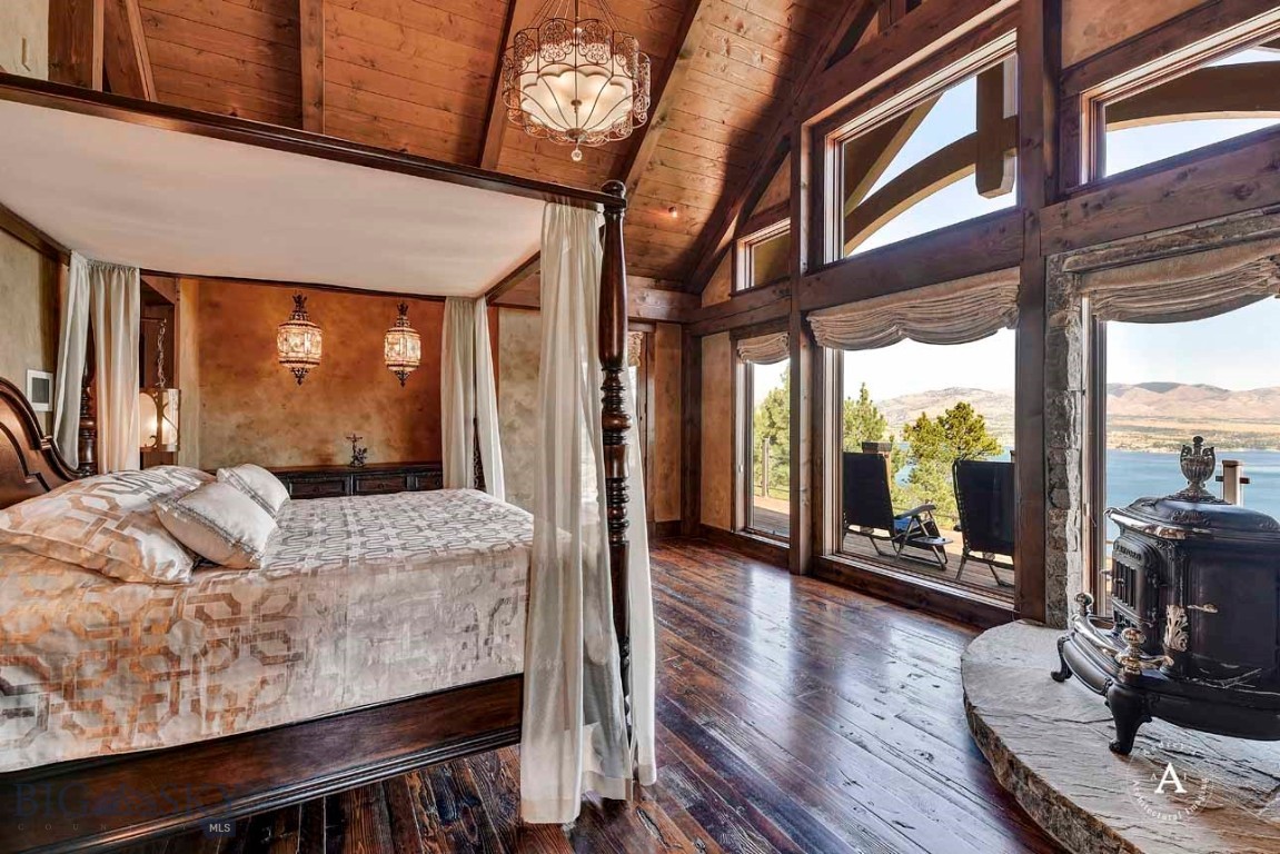 Helena, Montana 59602, United States, 10 Bedrooms Bedrooms, ,8 BathroomsBathrooms,Residential,Pending,61716