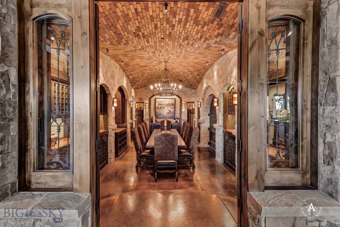 Helena, Montana 59602, United States, 10 Bedrooms Bedrooms, ,8 BathroomsBathrooms,Residential,Pending,61716