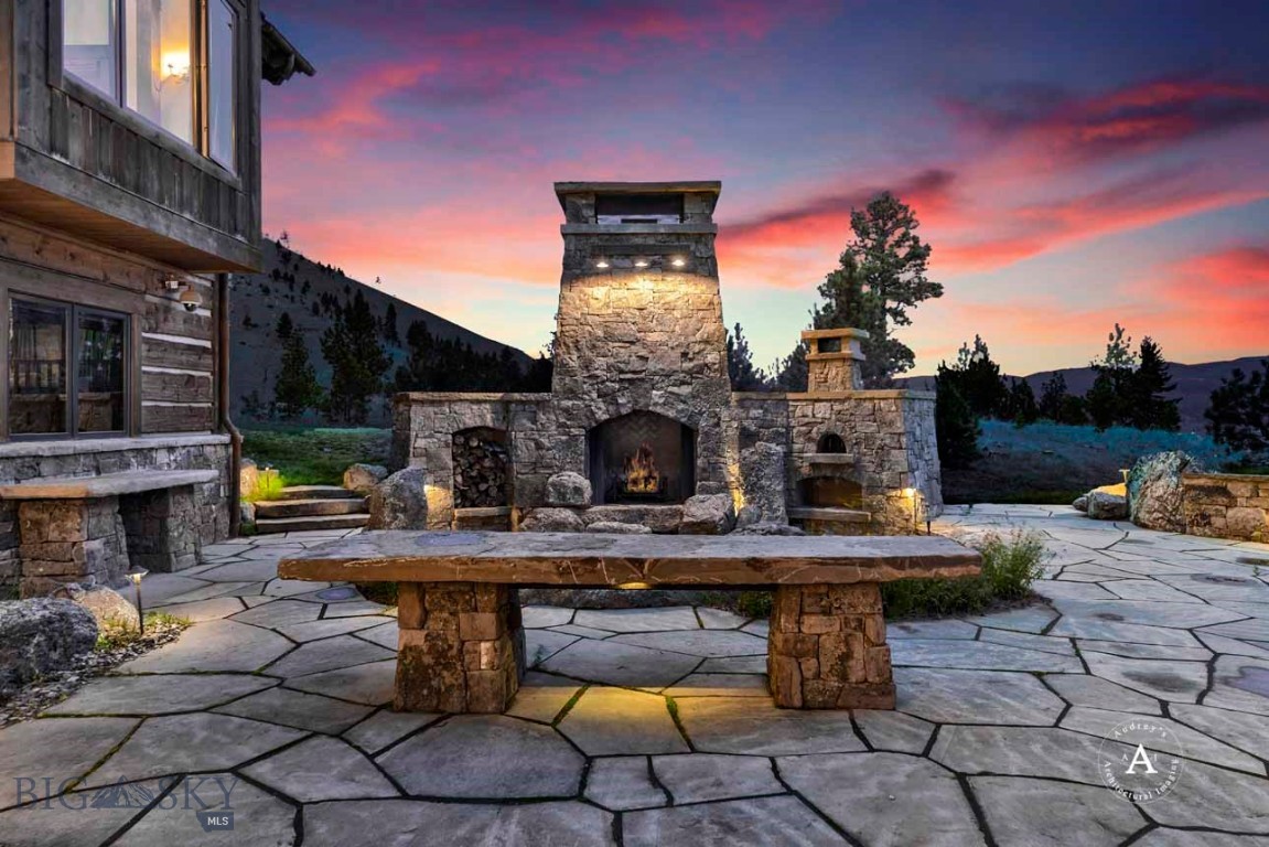 Helena, Montana 59602, United States, 10 Bedrooms Bedrooms, ,8 BathroomsBathrooms,Residential,Pending,61716