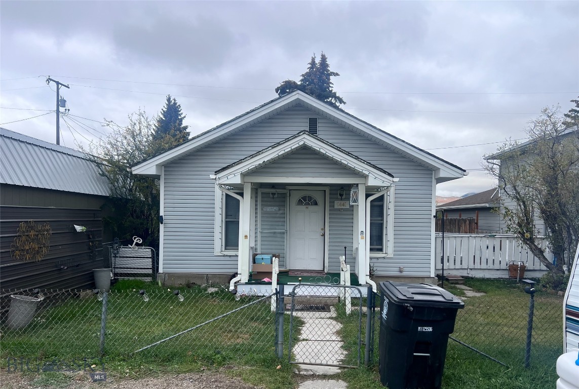 This cozy 2-bedroom, 1-bath home offers comfort and convenience in a prime location. Enjoy easy access to shopping, dining, and everyday essentials just minutes away. The layout is practical and efficient, perfect for downsizing, or an investment property. Don't miss this opportunity to own a well-situated home at an affordable price.