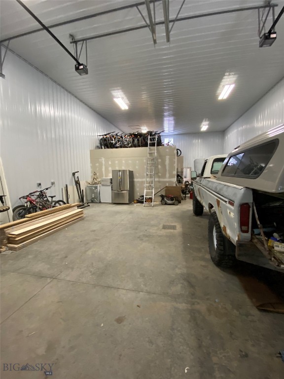 Lazy J South - Commercial Sale