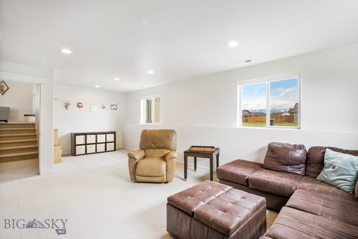 Belgrade, Montana 59714, United States, 4 Bedrooms Bedrooms, ,3 BathroomsBathrooms,Residential,Contingent,60321