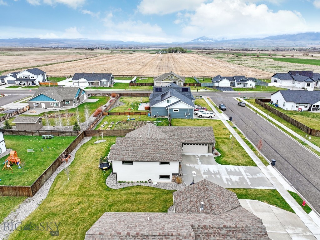 Belgrade, Montana 59714, United States, 4 Bedrooms Bedrooms, ,3 BathroomsBathrooms,Residential,Contingent,60321