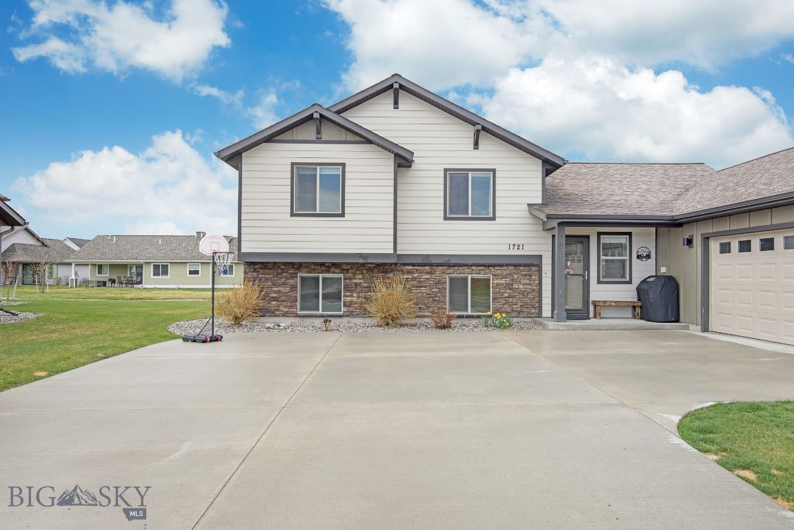 Belgrade, Montana 59714, United States, 4 Bedrooms Bedrooms, ,3 BathroomsBathrooms,Residential,Contingent,60321