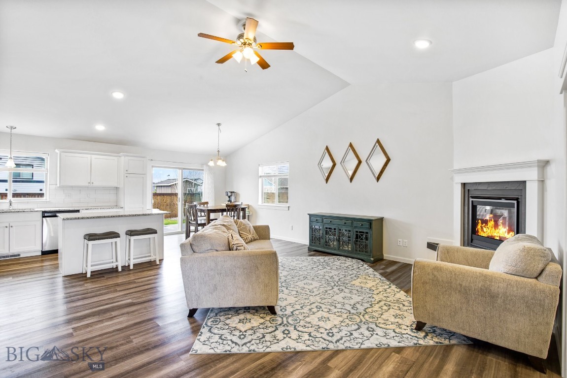 Belgrade, Montana 59714, United States, 4 Bedrooms Bedrooms, ,3 BathroomsBathrooms,Residential,Contingent,60321