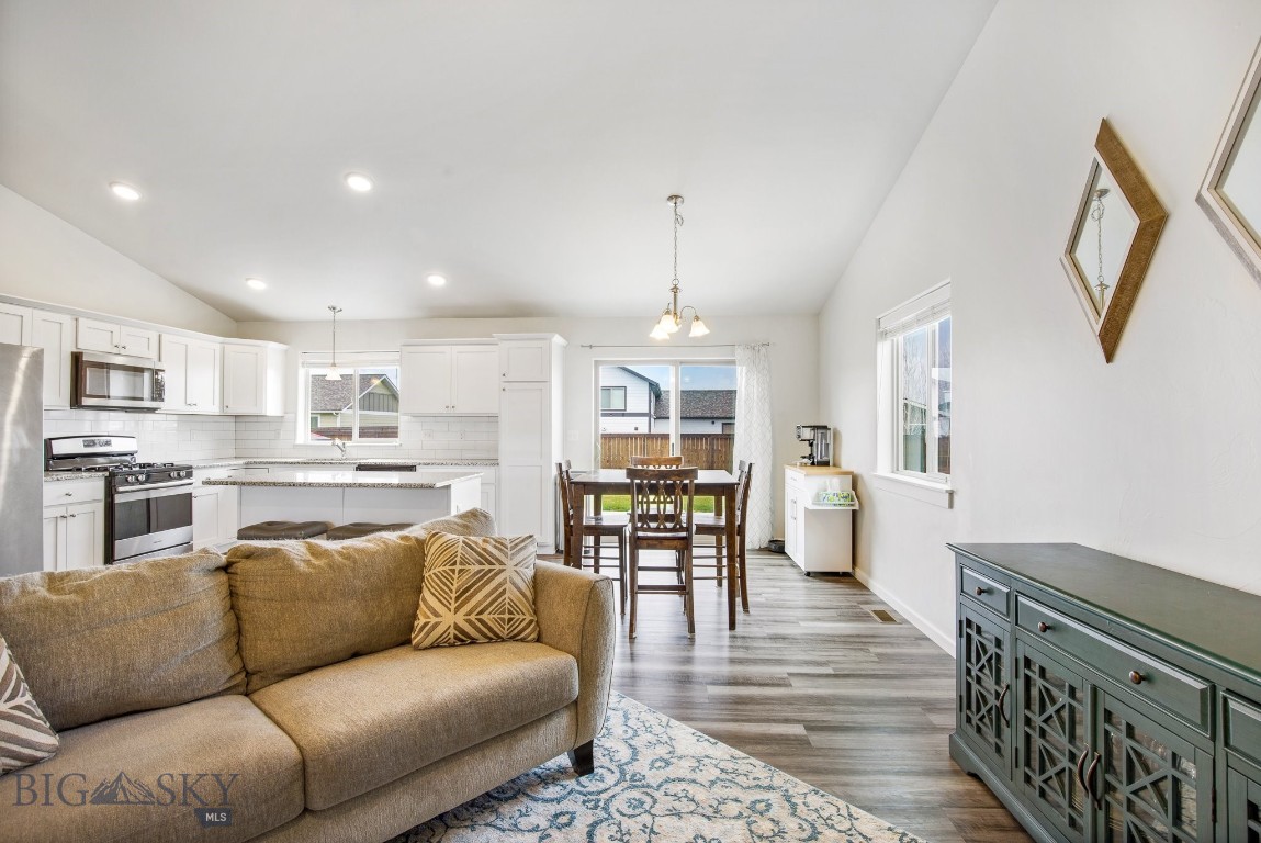 Belgrade, Montana 59714, United States, 4 Bedrooms Bedrooms, ,3 BathroomsBathrooms,Residential,Contingent,60321