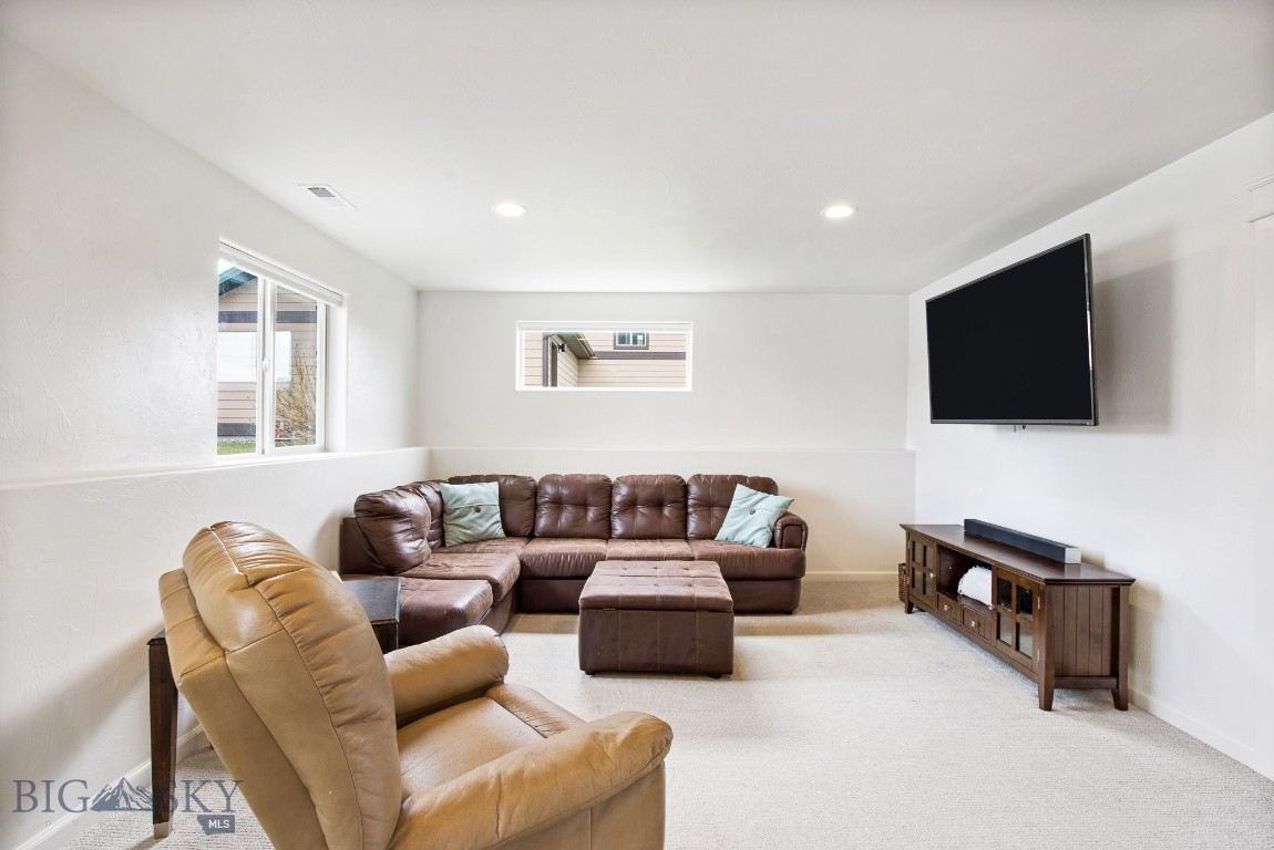 Belgrade, Montana 59714, United States, 4 Bedrooms Bedrooms, ,3 BathroomsBathrooms,Residential,Contingent,60321