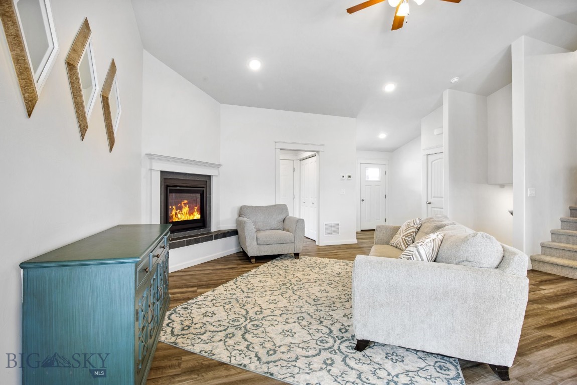 Belgrade, Montana 59714, United States, 4 Bedrooms Bedrooms, ,3 BathroomsBathrooms,Residential,Contingent,60321