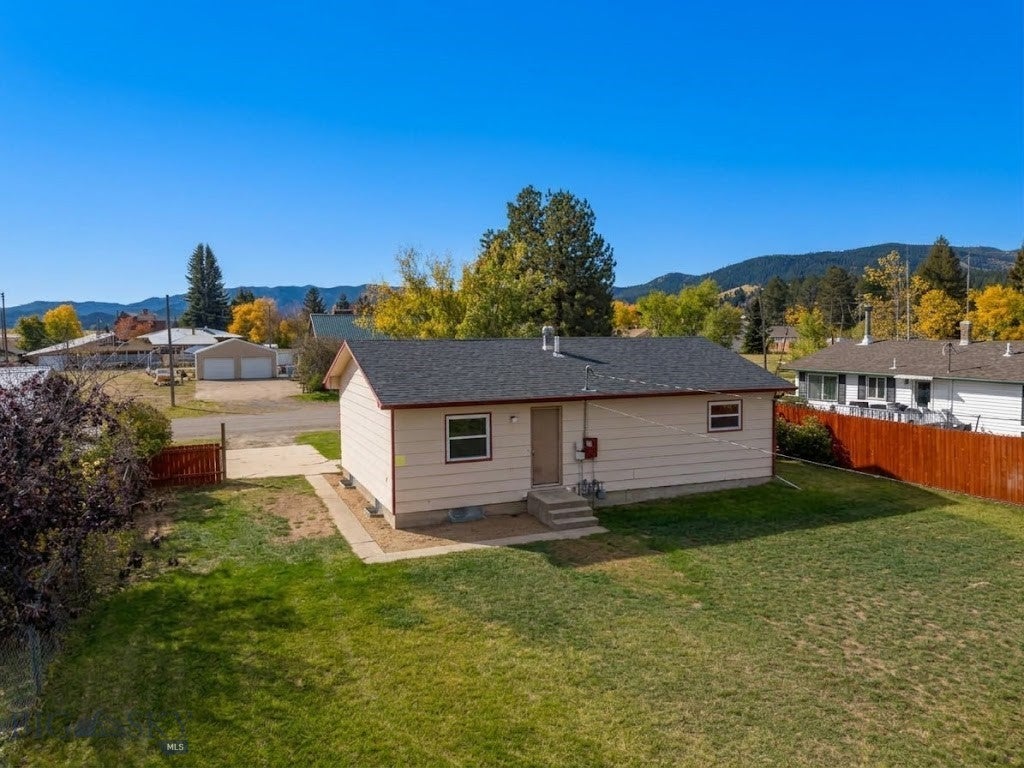 403 E Centennial Avenue