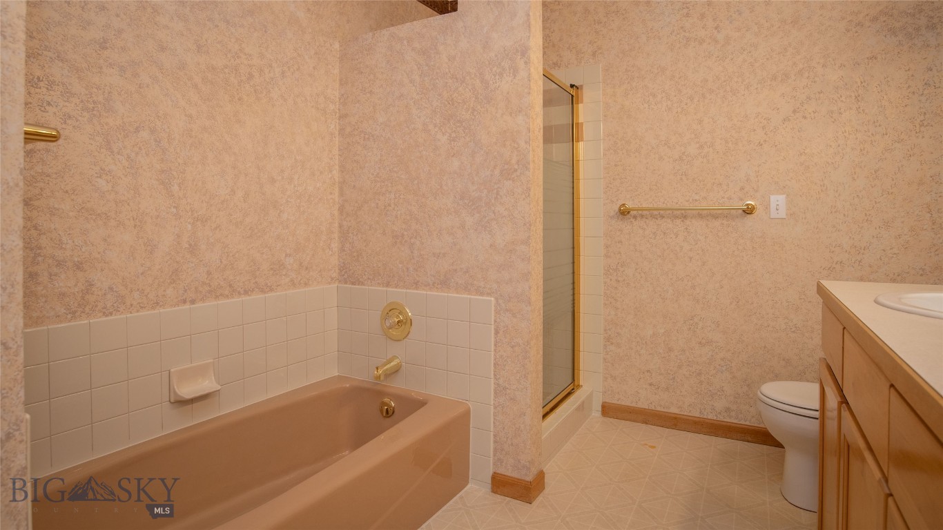 Highwood Est condo - Residential