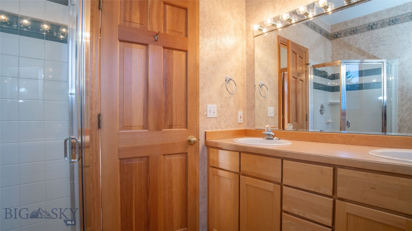 Highwood Est condo - Residential