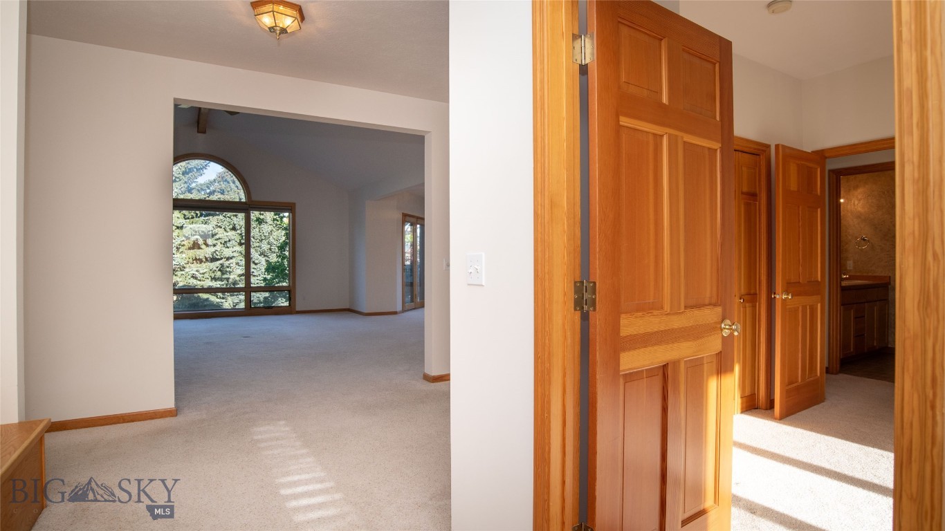 Highwood Est condo - Residential