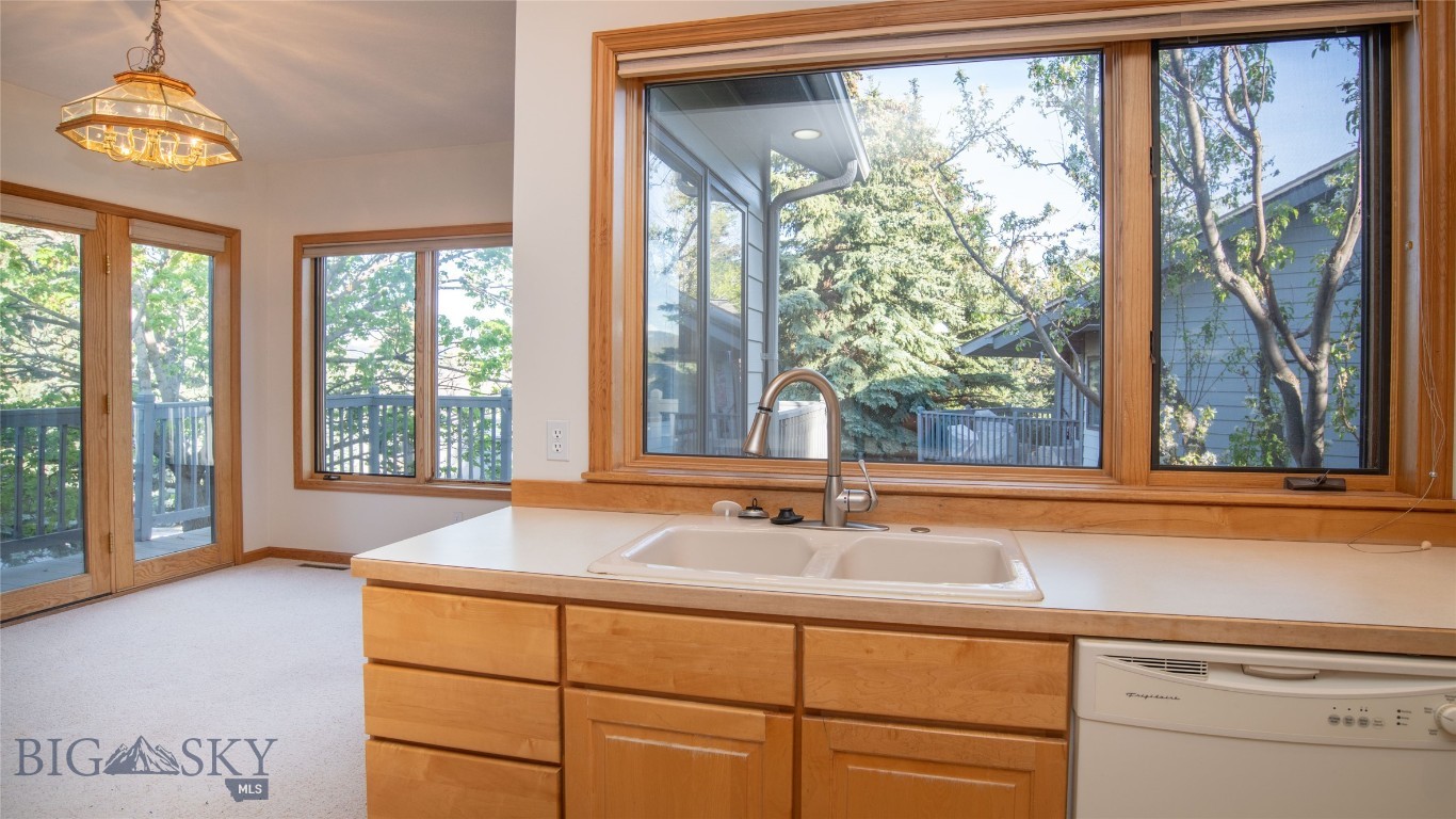 Highwood Est condo - Residential