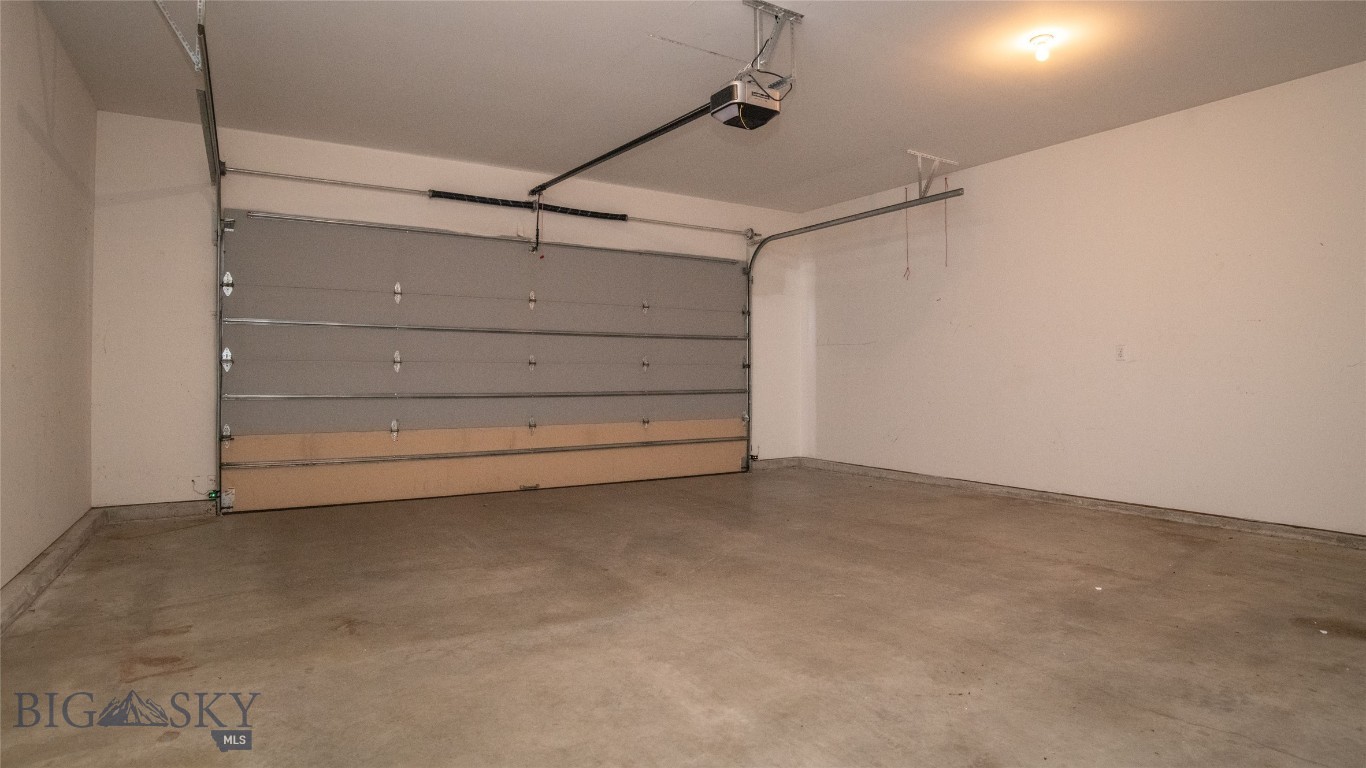 Highwood Est condo - Residential